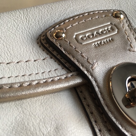 Coach Cream & Gold Leather Clutch Wristlet - Picture 7 of 16